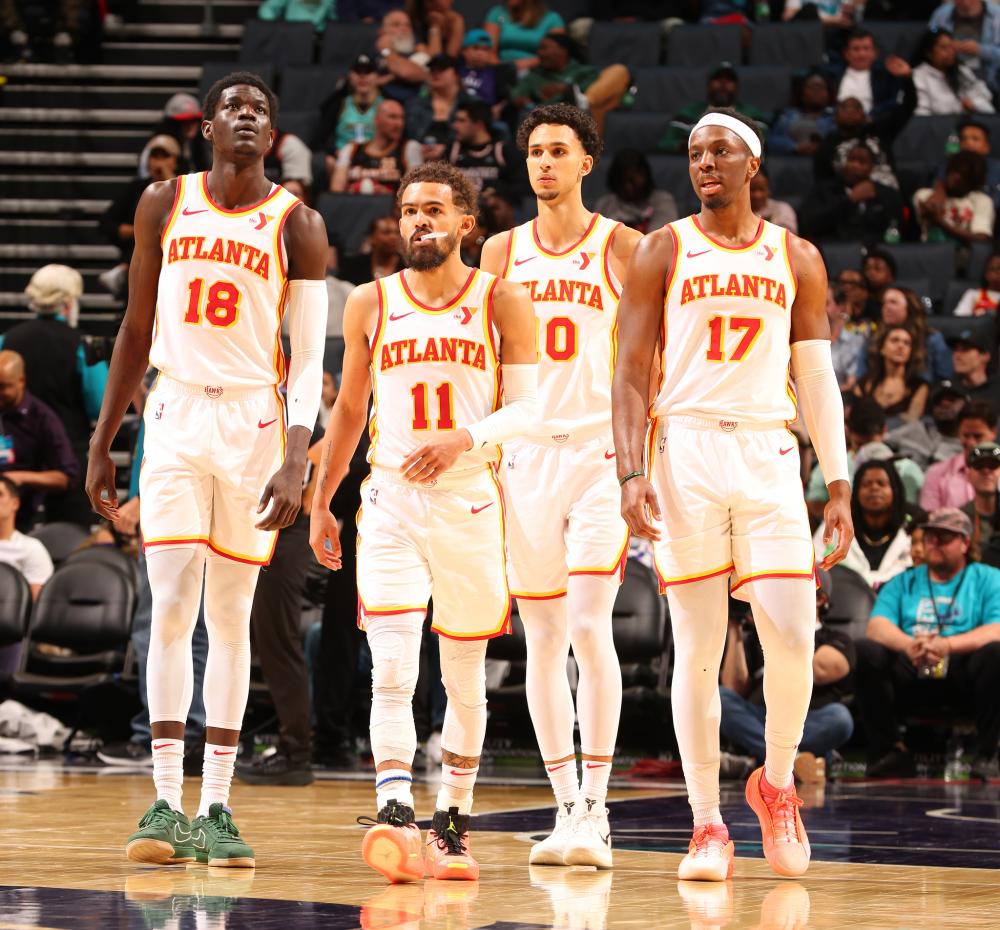 队不仅仅依 队不仅仅依