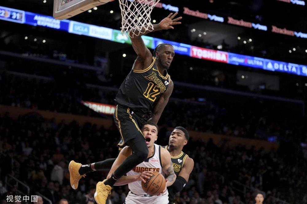 拍他的脸 拍他的脸