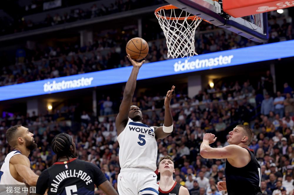 确保了他在 确保了他在